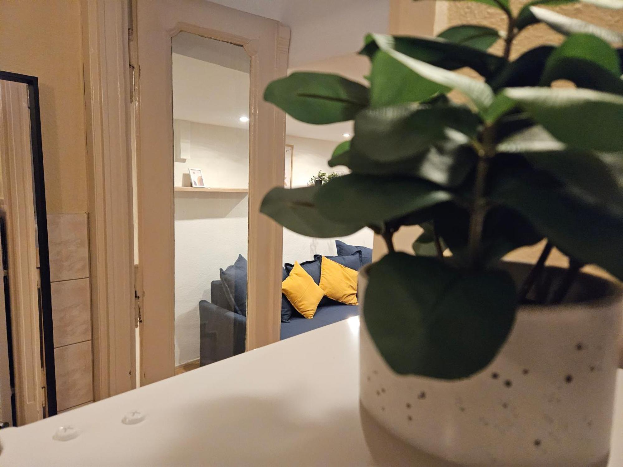 Cozy Downtown Apartment *
